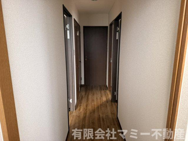 【西新地事務所Yの内装】