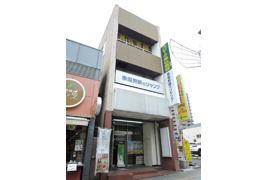 杉山ビルの外観