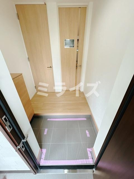 【ウエストフィールド13の玄関】