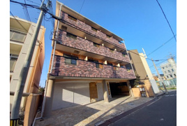 リーフジャルダン総持寺駅前の外観
