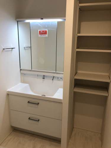 【ベレオ２２の洗面所】