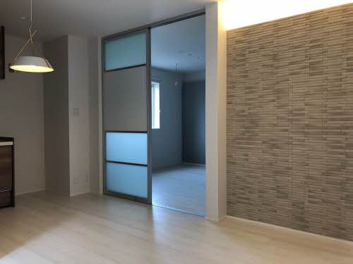 【ベレオ２２の居間】