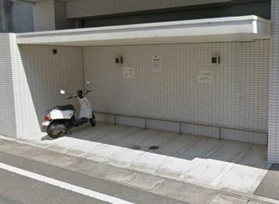 グランフォーレ箱崎アネックスの駐車場