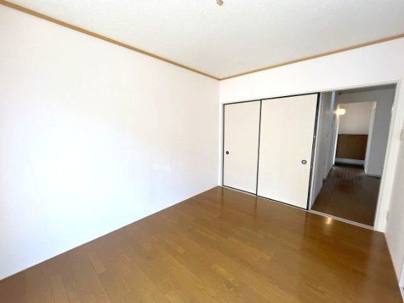 コーポ池まち花やしきの居間