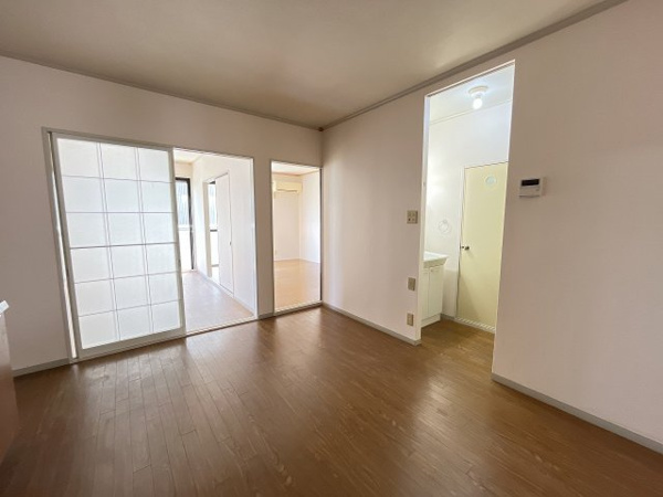 コーポ池まち花やしきの居間