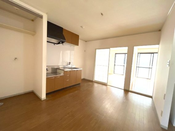 コーポ池まち花やしきの居間