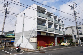 ポエトリー・オバラの外観