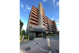 シャトーレイクルイーズの外観