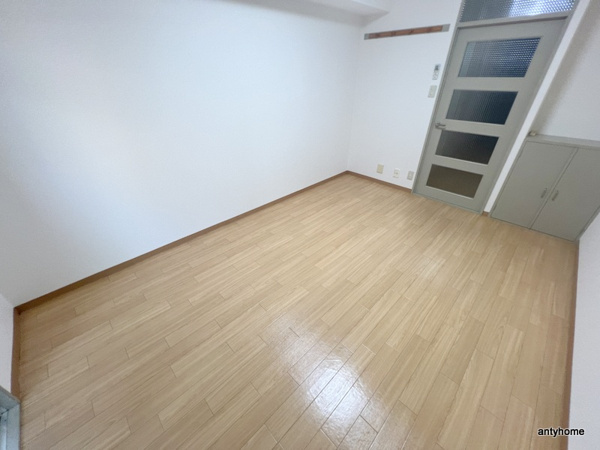 モリビル京橋　仲介手数料無料の居間