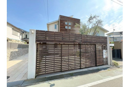 吹田市千里山西5丁目貸家の外観