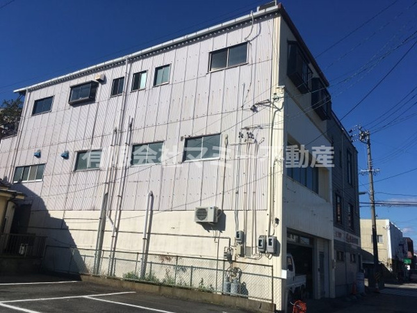 【滝川町事務所Iの外観】