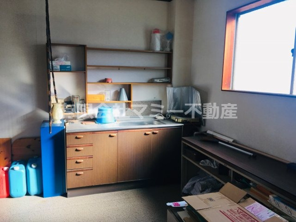 【滝川町事務所Iのキッチン】