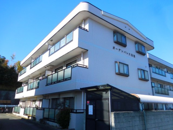 ガーデンパレス高槻の外観