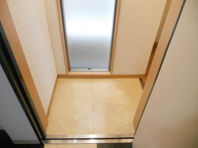 ビレイユ真英烏丸五条の玄関