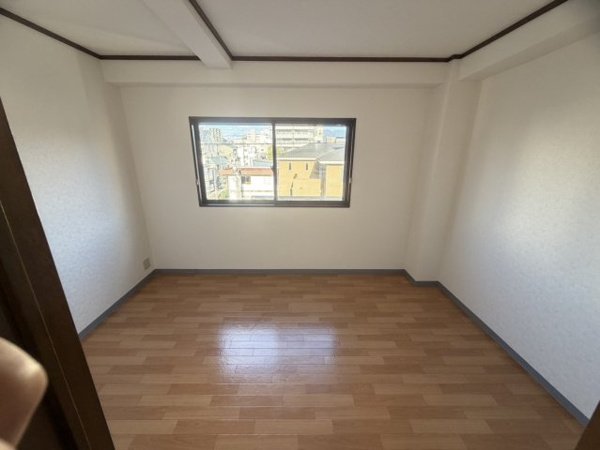 【スカイシティ９番館の洋室】