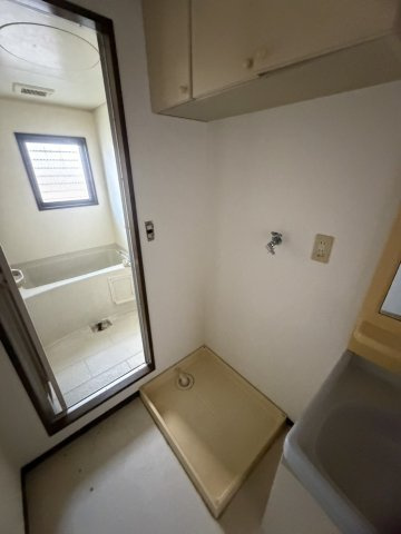 【スカイシティ９番館の洗面所】