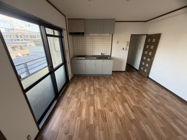 【スカイシティ９番館の居間】