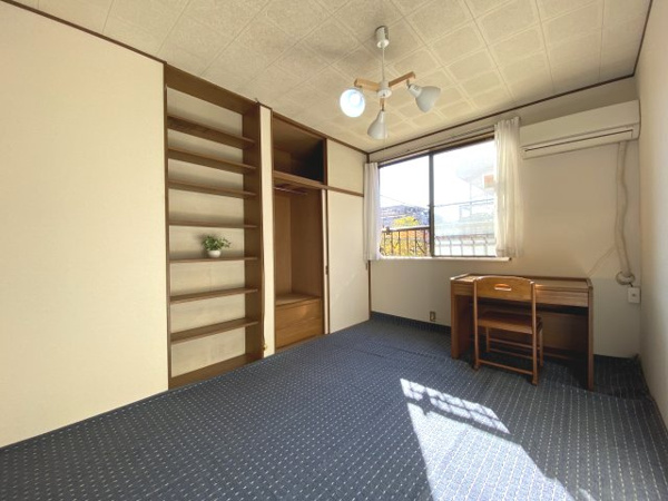 宝角アパートの居間