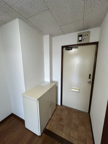 【シティーハイツEiの玄関】