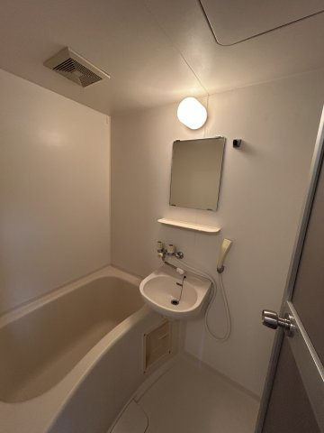 【シティーハイツEiの浴室】