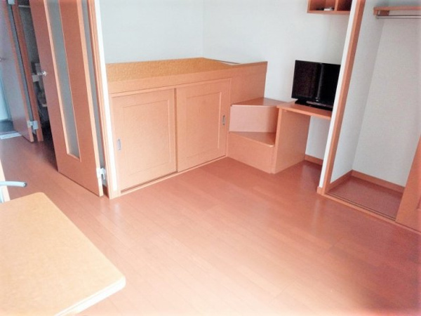 レオパレスリモーネⅢの居間