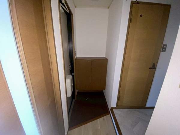 ハートヒルズ荒田の玄関