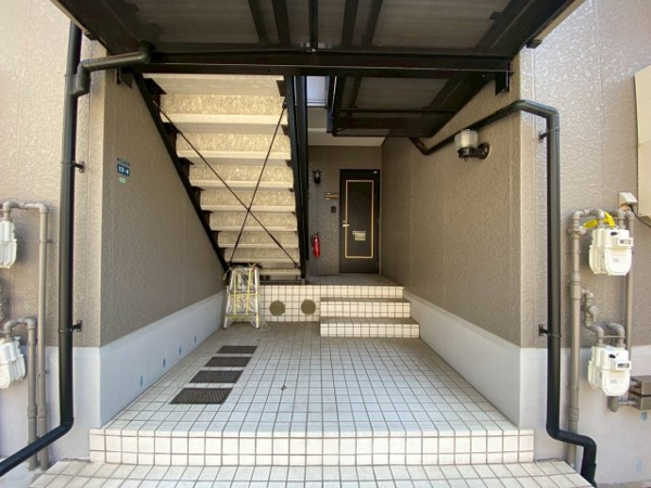 ハートヒルズ荒田のエントランス