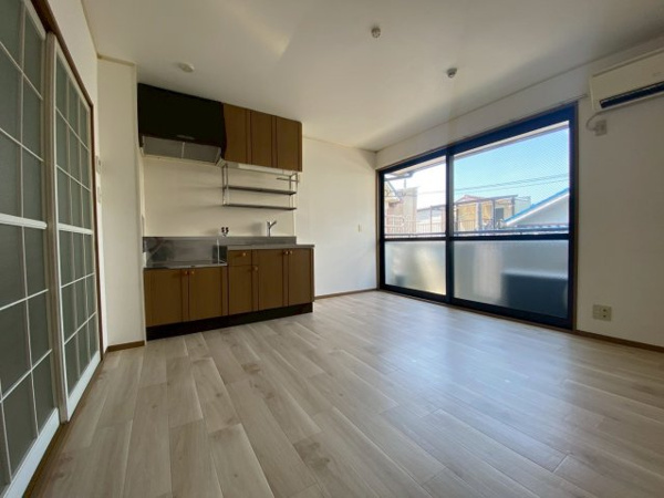 ハートヒルズ荒田の居間