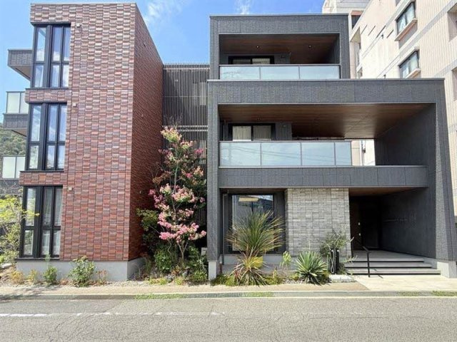 高松市室新町 3階建 築3年のイメージ