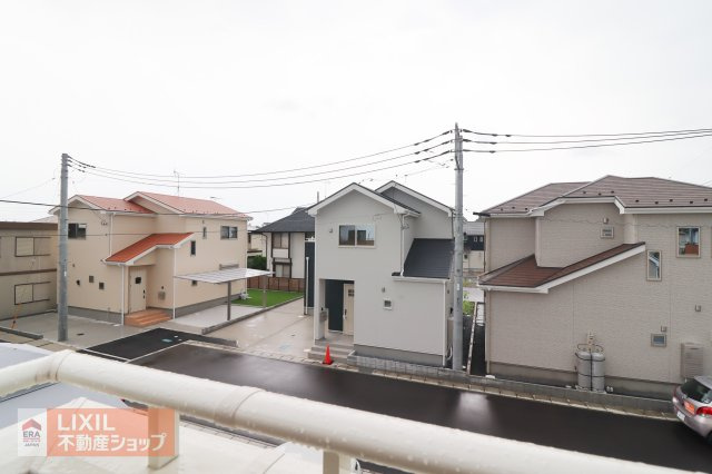 周囲の視線が気になりにくい開放的なロケーション。プライバシーを保ちながら心地よい風を感じられます。