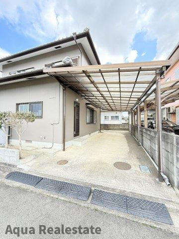 駐車場に車を止められます