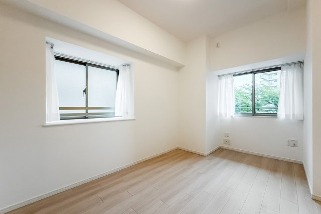 【子供部屋】お子様を持つ家庭の約6割が「家族や子どものため」に購入を希望。入学後の転校を避け、広い空間でのびのび育てたいなどの親心が、家探しのきっかけになっているようです。