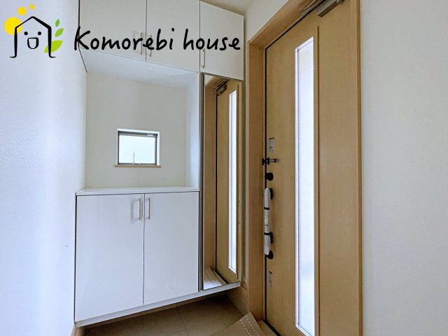 毎日通る玄関はこちらです