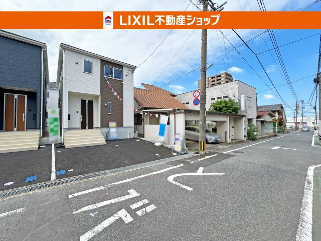 駐車は2台OK。※車種により
