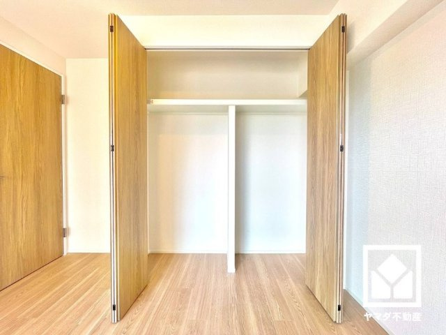 新たに家具を買わなくても良いので、ハンガーパイプ付きのクローゼットは嬉しいですね。