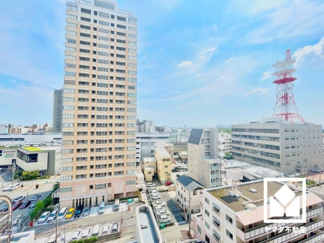 12階建て10階部分につき、見晴らしの良い景色が広がります。開放感あふれる眺望と利便性が融合した住まい？？穏やかな毎日をここから。