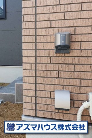 EVコンセント完備！電気自動車は環境に優しく、補助金制度や税金面でのメリットもあります。