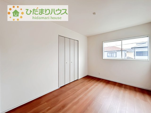 机にベットを置けば子供部屋の完成です！