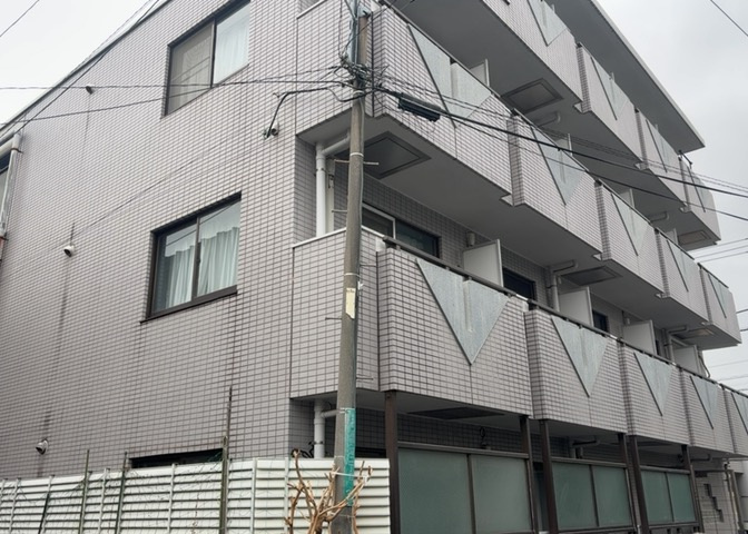 ＳＲＣ造は強度や耐震性の面でもRC造と比べて優れています。そのため、10階建以上の高層または超高層マンションなどの建築にも多く採用されています。柱や梁などのサイズが小さくても高い耐震性を確保できます。