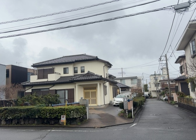 眺望を気にして物件を探す場合、前面に建物が建っていないか現地で確認しましょう！前面に建物があると景色はもちろん、日当たりや風通しにも影響が出てきます。住んだ時のことを想像しながら現地見学をしましょう。