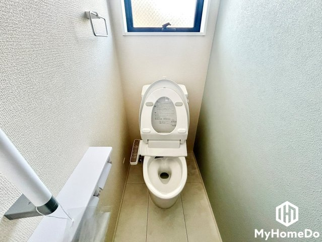 落ち着いたデザインと使いやすさを両立した、快適なトイレのある住まい