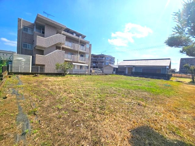 落ち着いた雰囲気の外観です