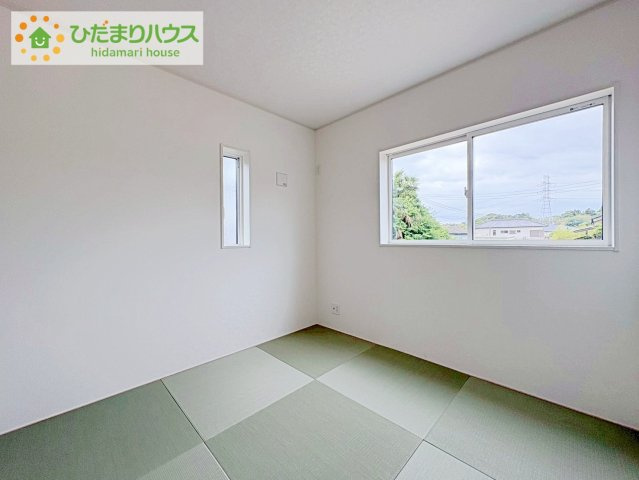 扉を閉じれば来客用のお部屋として。開いて広い空間を作れば、お子様の遊び部屋として使えます！