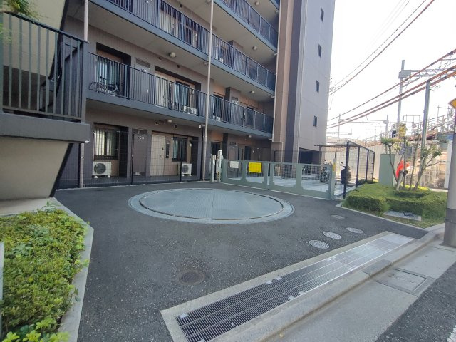 【駐車場】