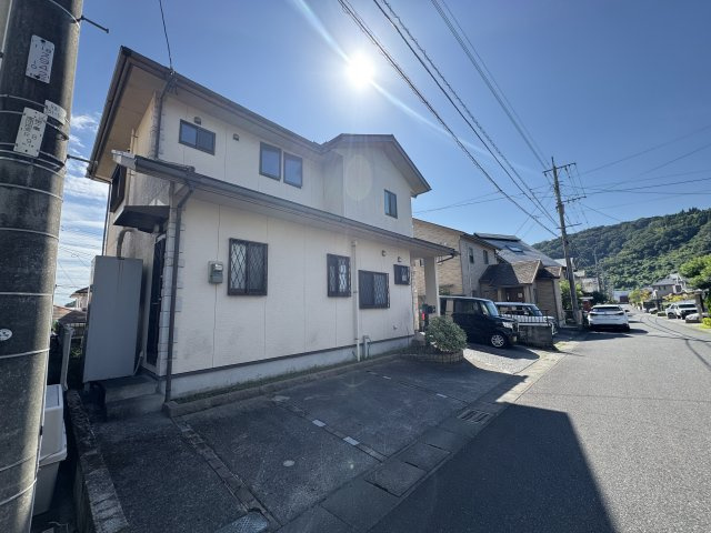 前面道路含む現地写真です