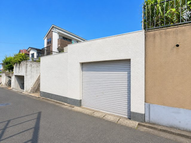 ◆大切なお車の維持管理に便利な地下車庫。雨や風をしのげる駐車場です。