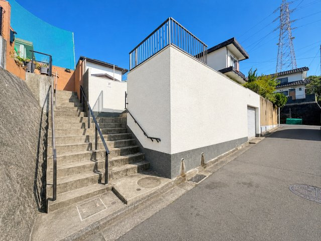 ◆前面道路も幅員があり車の運転も安心！前面道路は閑静な住宅地。車通りの少ない道路です。お子様にも安心です。