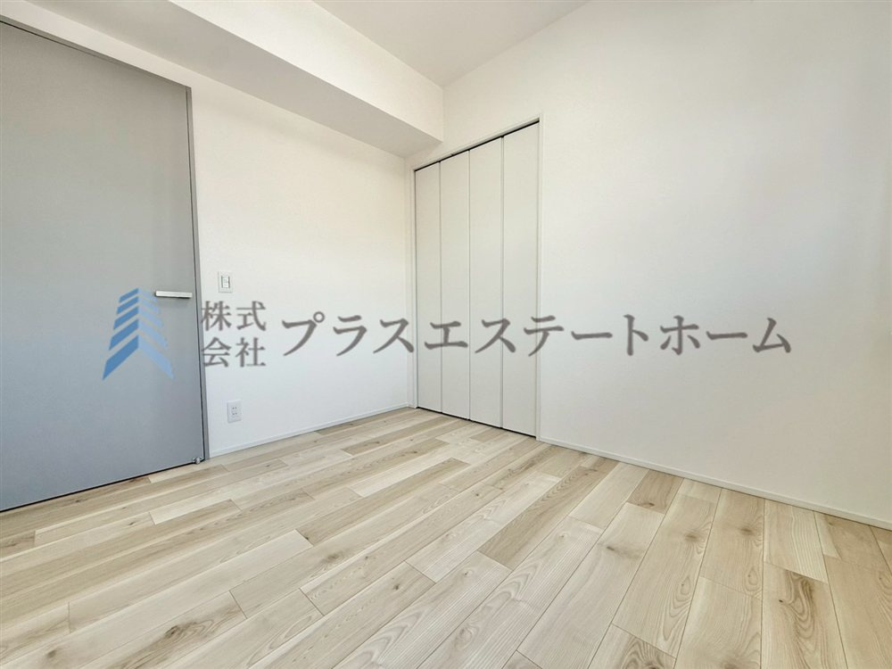 どんな家具や敷物でも部屋に馴染みやすく、　コーディネートがし易そうですね♪　