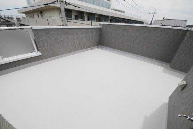 スカイバルコニーがあり、ガーデニングなどをお楽しみいただけます