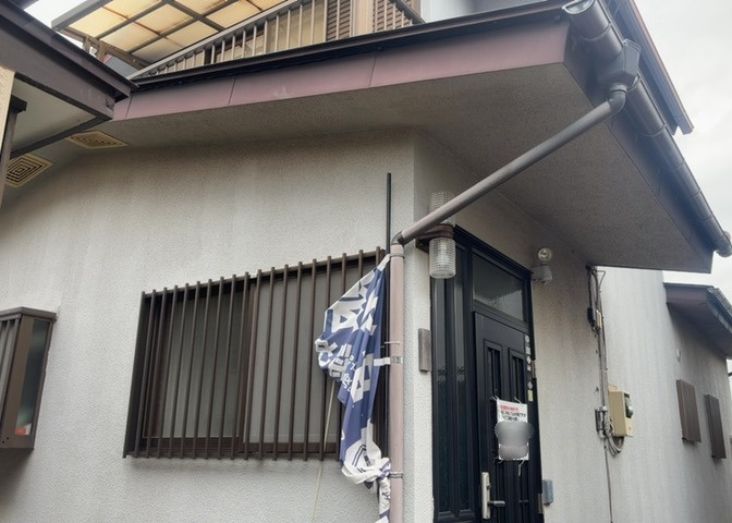 木造住宅とは土台、壁、柱など建築物の強度を支える構造体の材に木が使用されている構造を指します。構造体は建物の自重を支えるだけではなく風圧や水圧、積裁荷重などあらゆる衝撃に耐えるための基礎です。